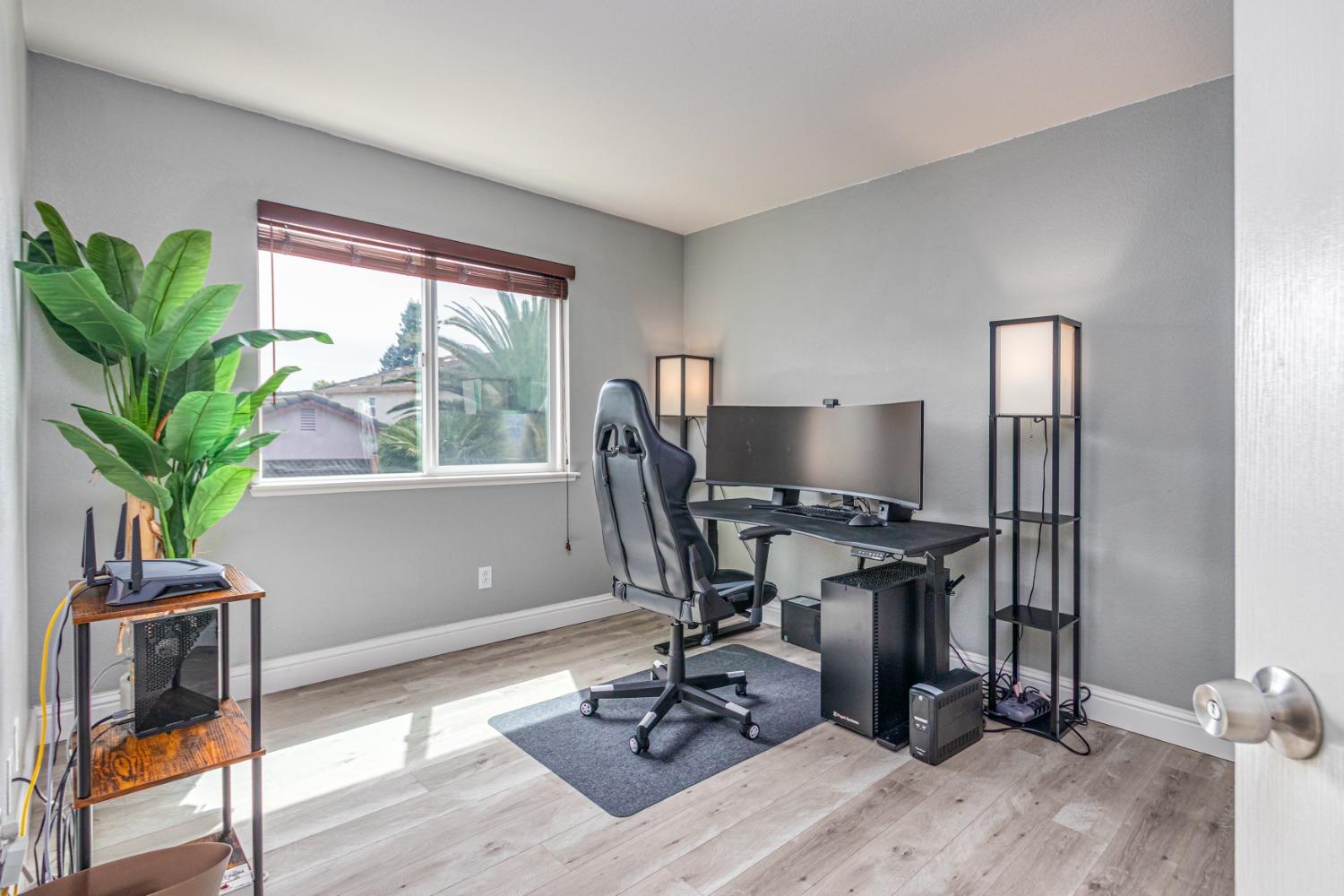 Detail Gallery Image 24 of 33 For 9090 Piazza Ct, Elk Grove,  CA 95624 - 4 Beds | 2/1 Baths