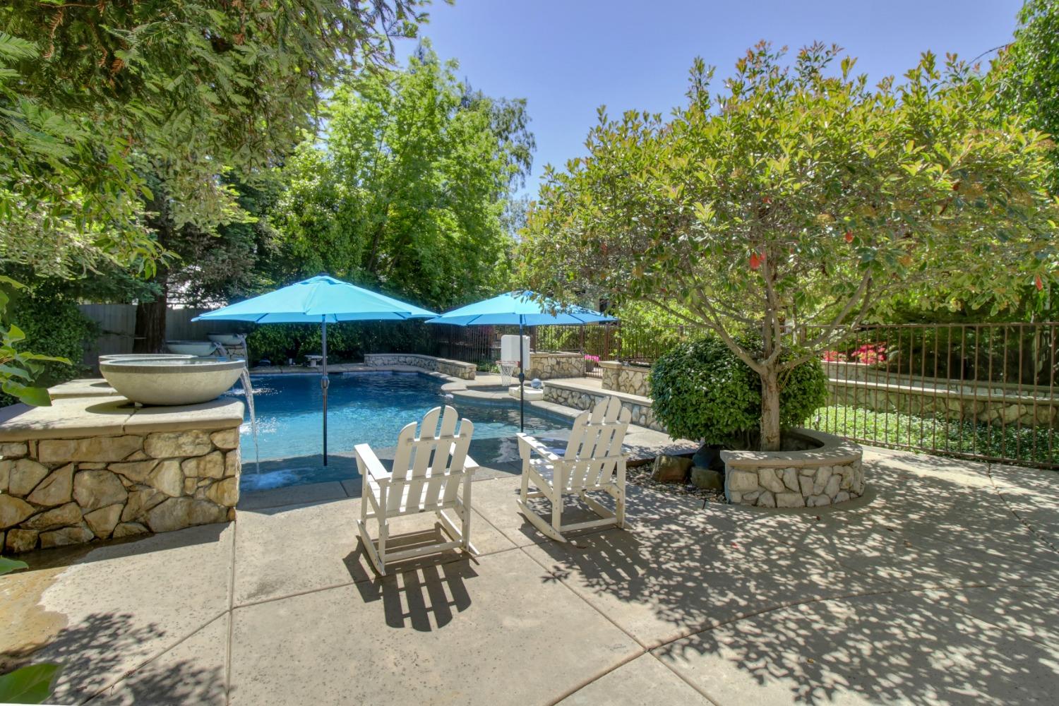 Detail Gallery Image 54 of 81 For 5011 Jardin Ln, Carmichael,  CA 95608 - 4 Beds | 4 Baths