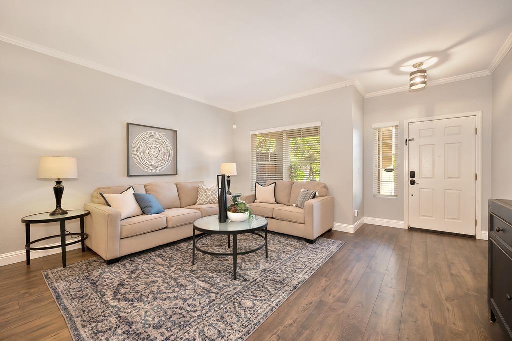 Detail Gallery Image 7 of 63 For 2725 Henri Ct, Davis,  CA 95618 - 5 Beds | 2/1 Baths