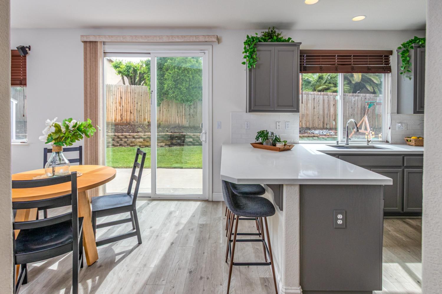 Detail Gallery Image 9 of 33 For 9090 Piazza Ct, Elk Grove,  CA 95624 - 4 Beds | 2/1 Baths