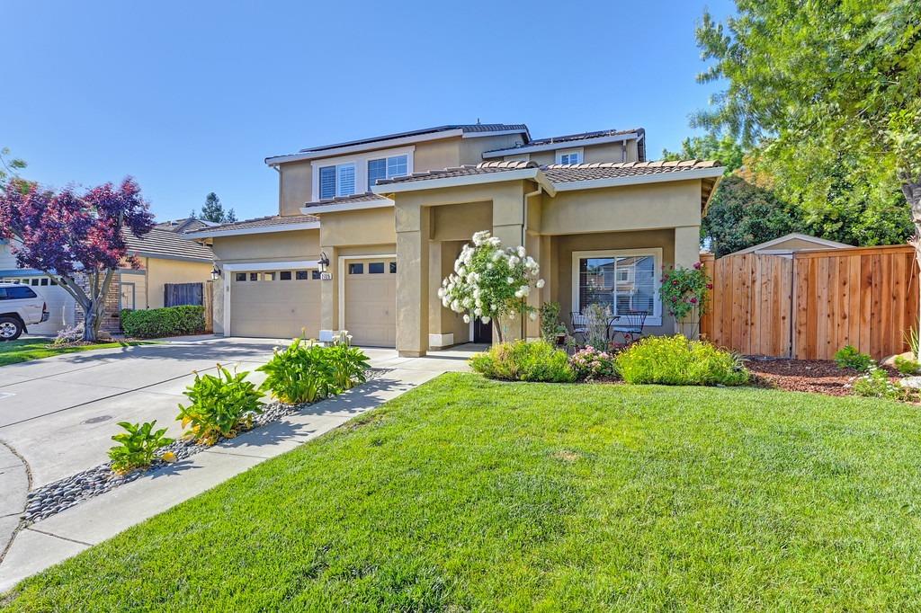 Detail Gallery Image 3 of 63 For 2725 Henri Ct, Davis,  CA 95618 - 5 Beds | 2/1 Baths