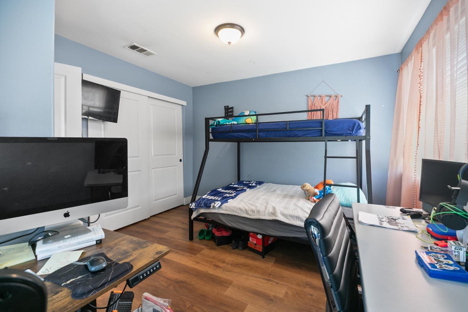 Detail Gallery Image 25 of 30 For 3879 8th Ave, Sacramento,  CA 95817 - 3 Beds | 2/1 Baths