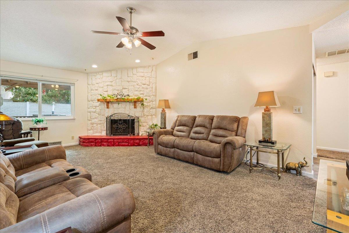 Detail Gallery Image 9 of 38 For 6385 Arcadia Ave, Loomis,  CA 95650 - 3 Beds | 2 Baths