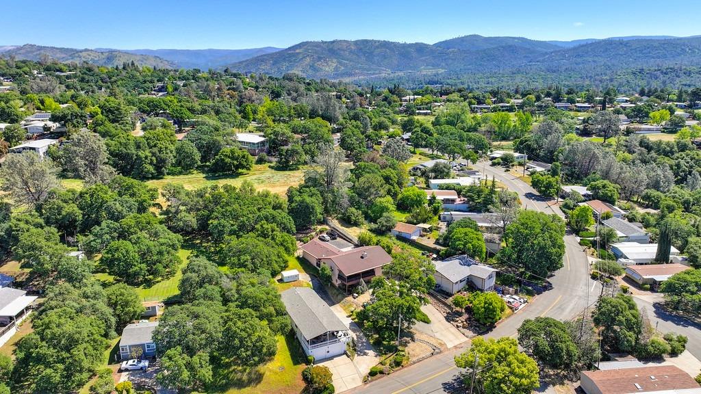 Detail Gallery Image 7 of 68 For 74 Greenbrier Dr, Oroville,  CA 95966 - 3 Beds | 3 Baths