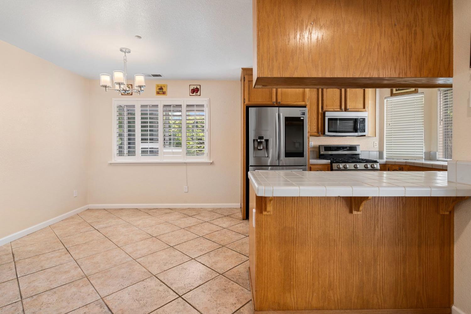 Detail Gallery Image 21 of 45 For 775 Vivian Dr, Livermore,  CA 94550 - 4 Beds | 3 Baths