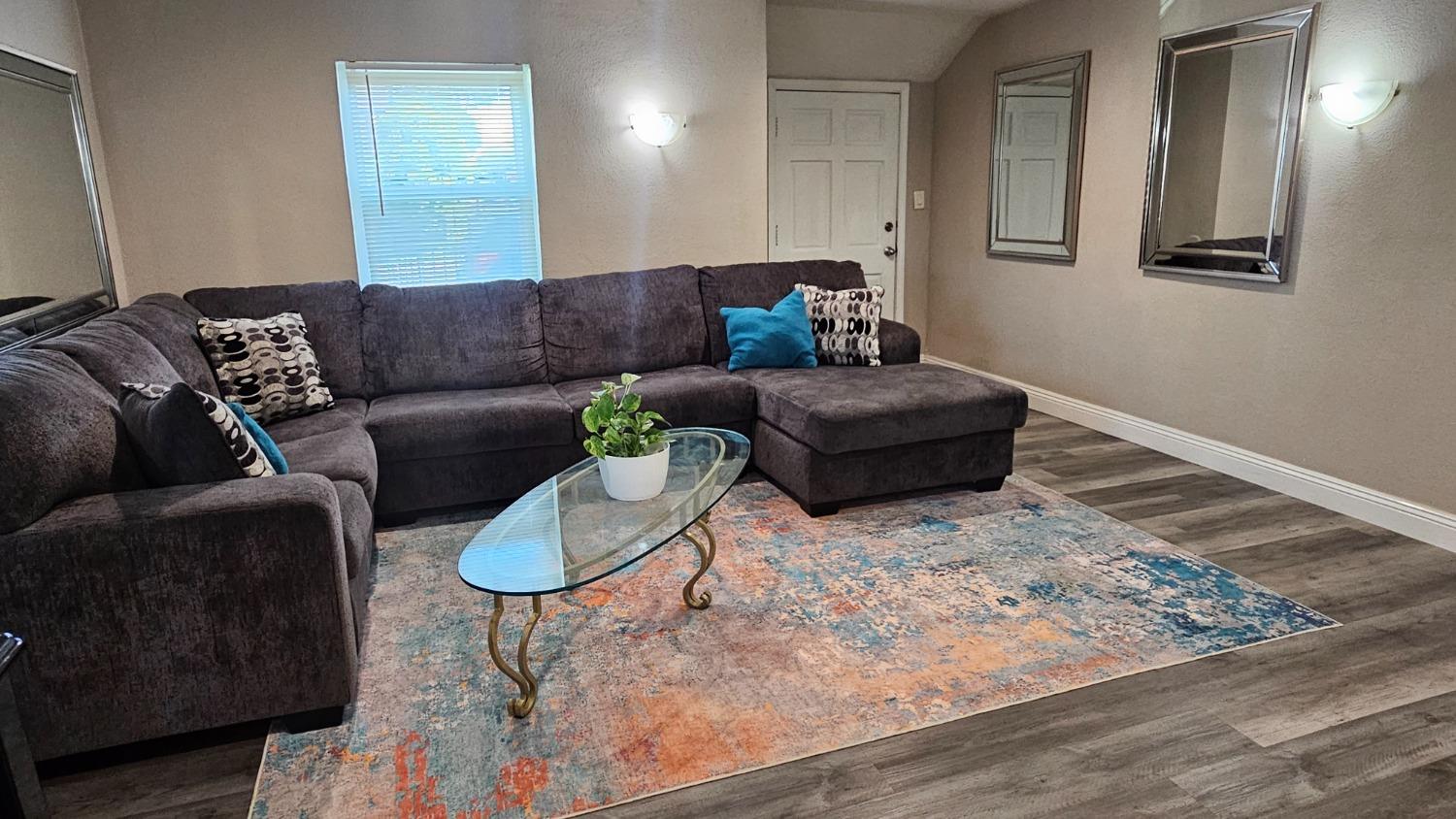 Detail Gallery Image 19 of 24 For 4725 Parker Ave, Sacramento,  CA 95820 - 2 Beds | 1 Baths