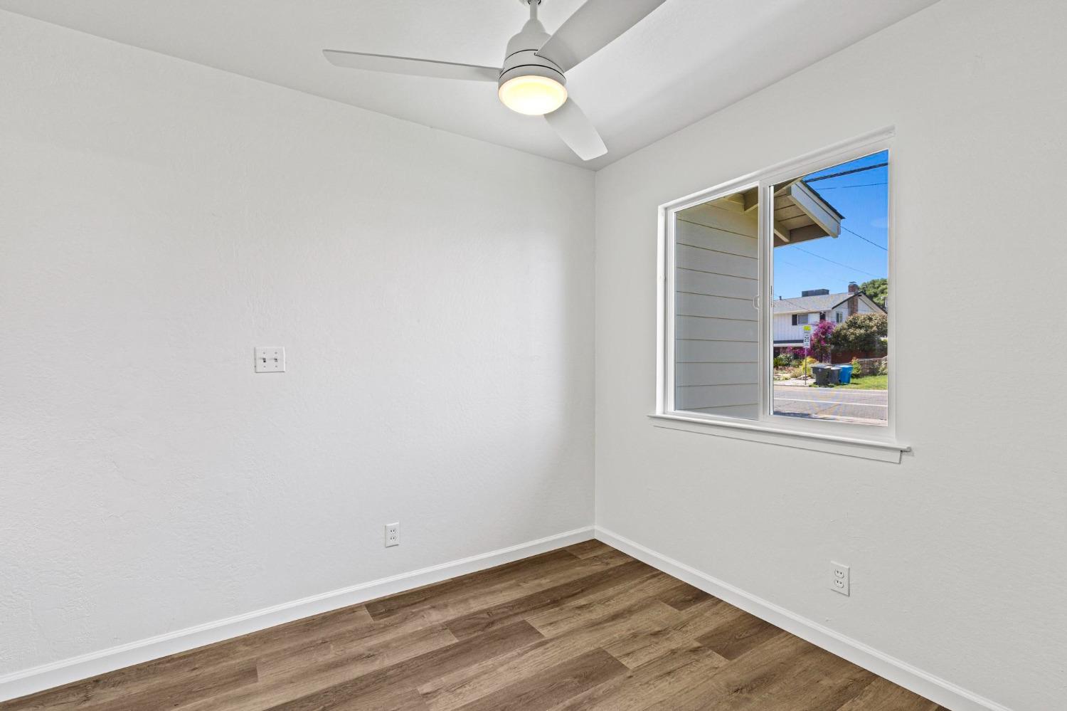 Detail Gallery Image 6 of 31 For 1340 Phillips Rd, Yuba City,  CA 95991 - 3 Beds | 2 Baths