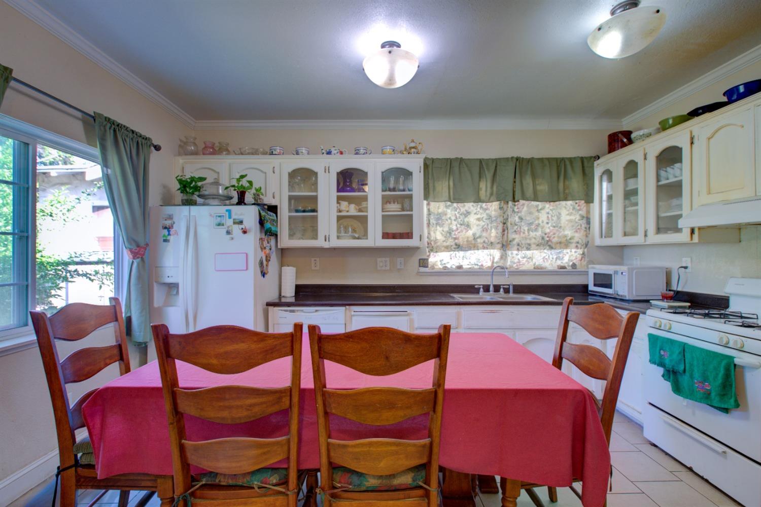 Detail Gallery Image 16 of 24 For 221 W 23rd St, Merced,  CA 95340 - 3 Beds | 1 Baths
