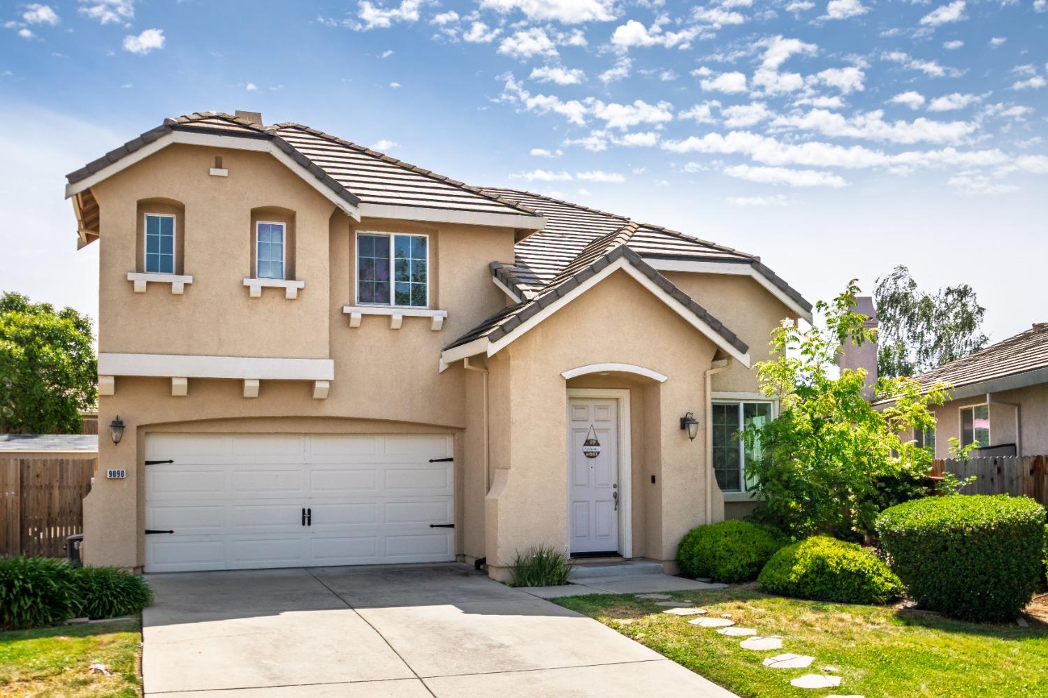 Detail Gallery Image 2 of 33 For 9090 Piazza Ct, Elk Grove,  CA 95624 - 4 Beds | 2/1 Baths