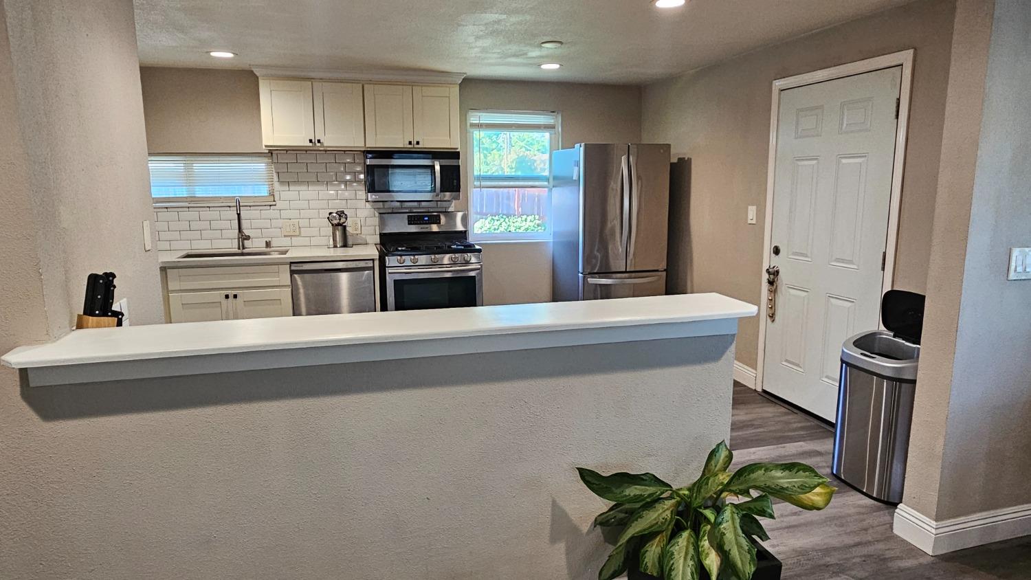 Detail Gallery Image 21 of 24 For 4725 Parker Ave, Sacramento,  CA 95820 - 2 Beds | 1 Baths
