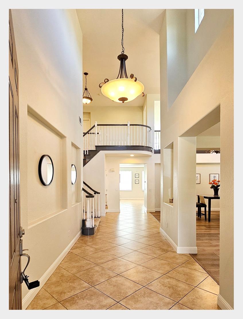 Detail Gallery Image 4 of 80 For 2439 Meridian Dr, Lodi,  CA 95242 - 5 Beds | 3 Baths