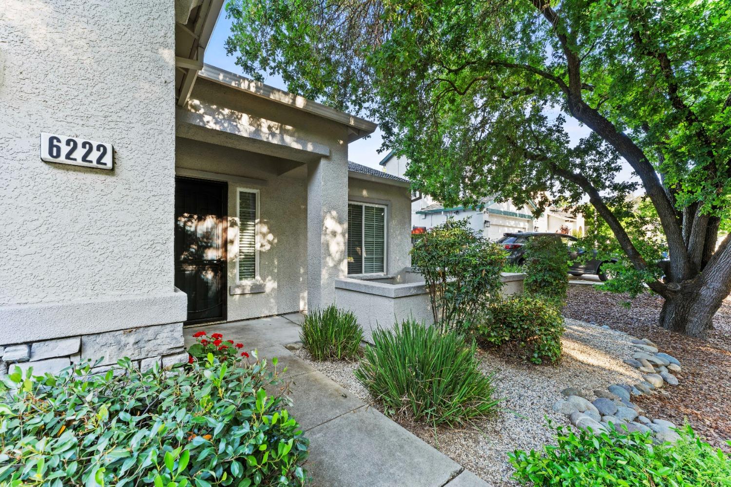 Detail Gallery Image 3 of 32 For 6222 Virk Ln, Citrus Heights,  CA 95621 - 2 Beds | 2 Baths