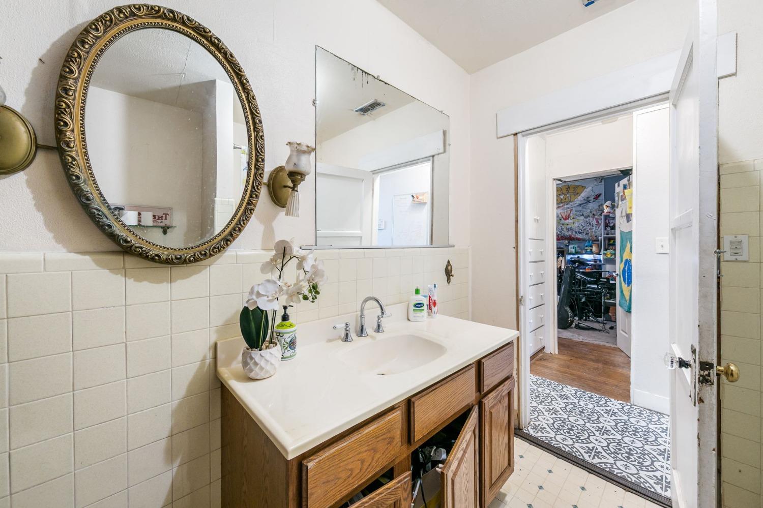 Detail Gallery Image 21 of 58 For 26 Oak Ave, Woodland,  CA 95695 - 4 Beds | 4 Baths