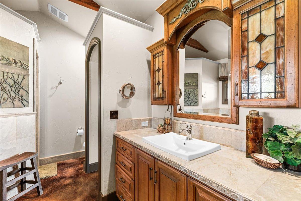 Detail Gallery Image 18 of 95 For 18879 Hidden Lakes Ln, Acampo,  CA 95220 - 3 Beds | 3/2 Baths