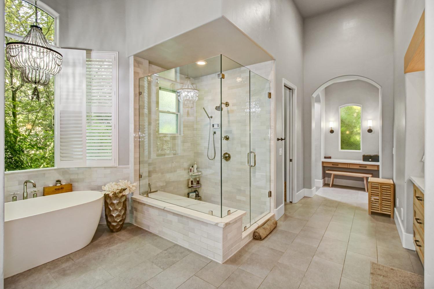 Detail Gallery Image 32 of 81 For 5011 Jardin Ln, Carmichael,  CA 95608 - 4 Beds | 4 Baths