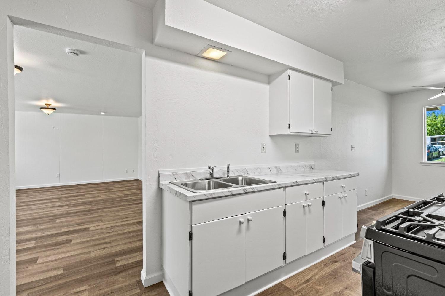 Detail Gallery Image 9 of 31 For 1340 Phillips Rd, Yuba City,  CA 95991 - 3 Beds | 2 Baths