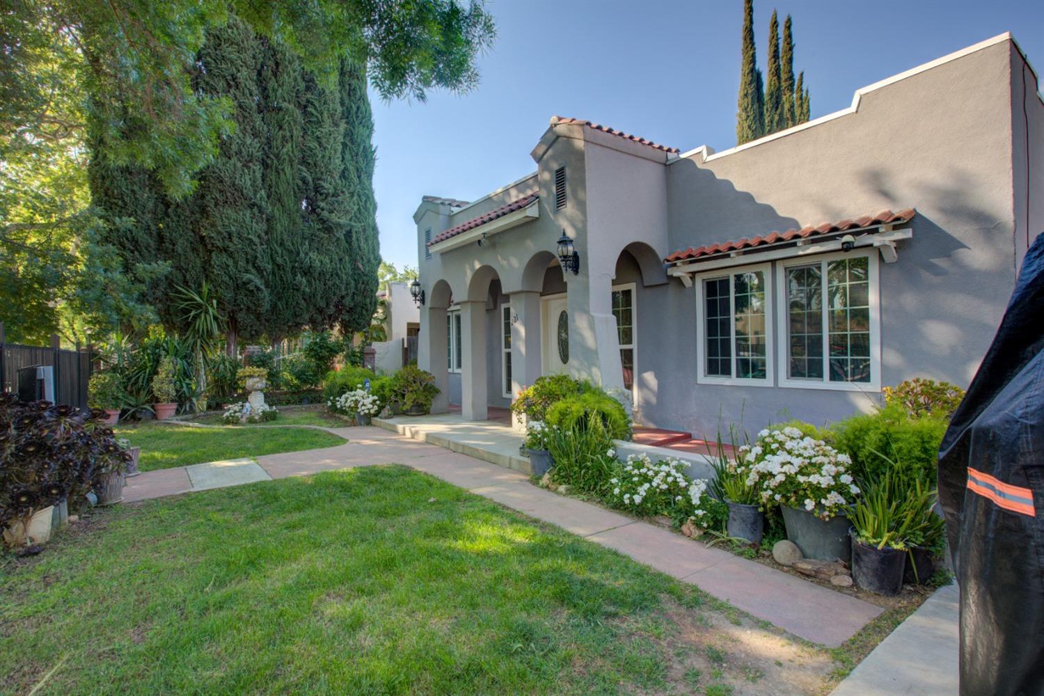 Detail Gallery Image 3 of 24 For 221 W 23rd St, Merced,  CA 95340 - 3 Beds | 1 Baths