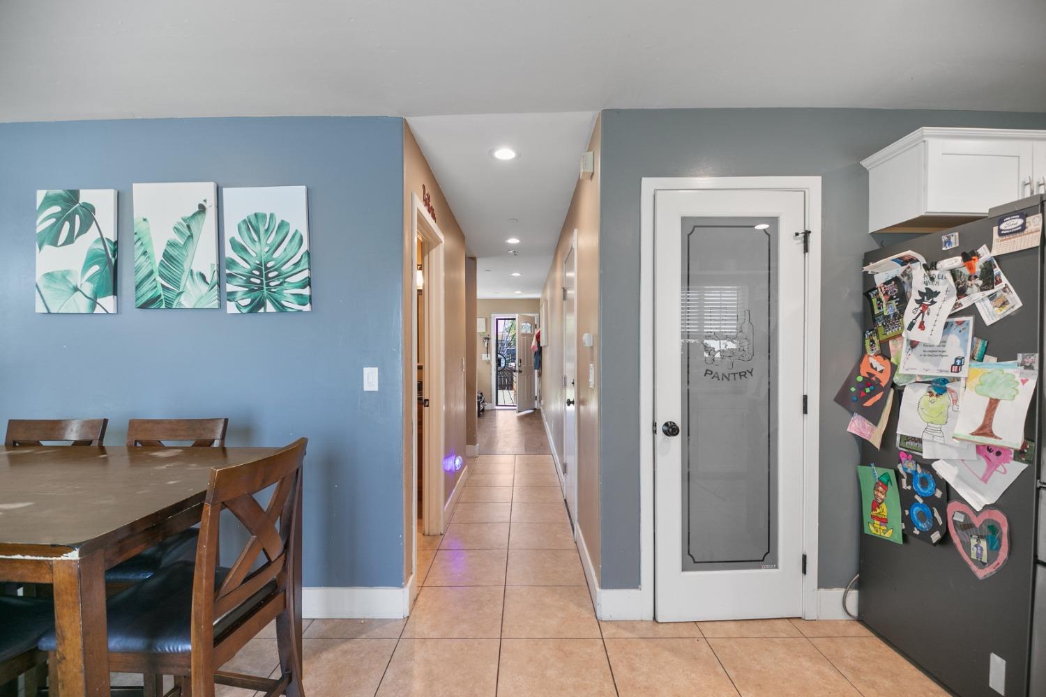 Detail Gallery Image 12 of 30 For 3879 8th Ave, Sacramento,  CA 95817 - 3 Beds | 2/1 Baths