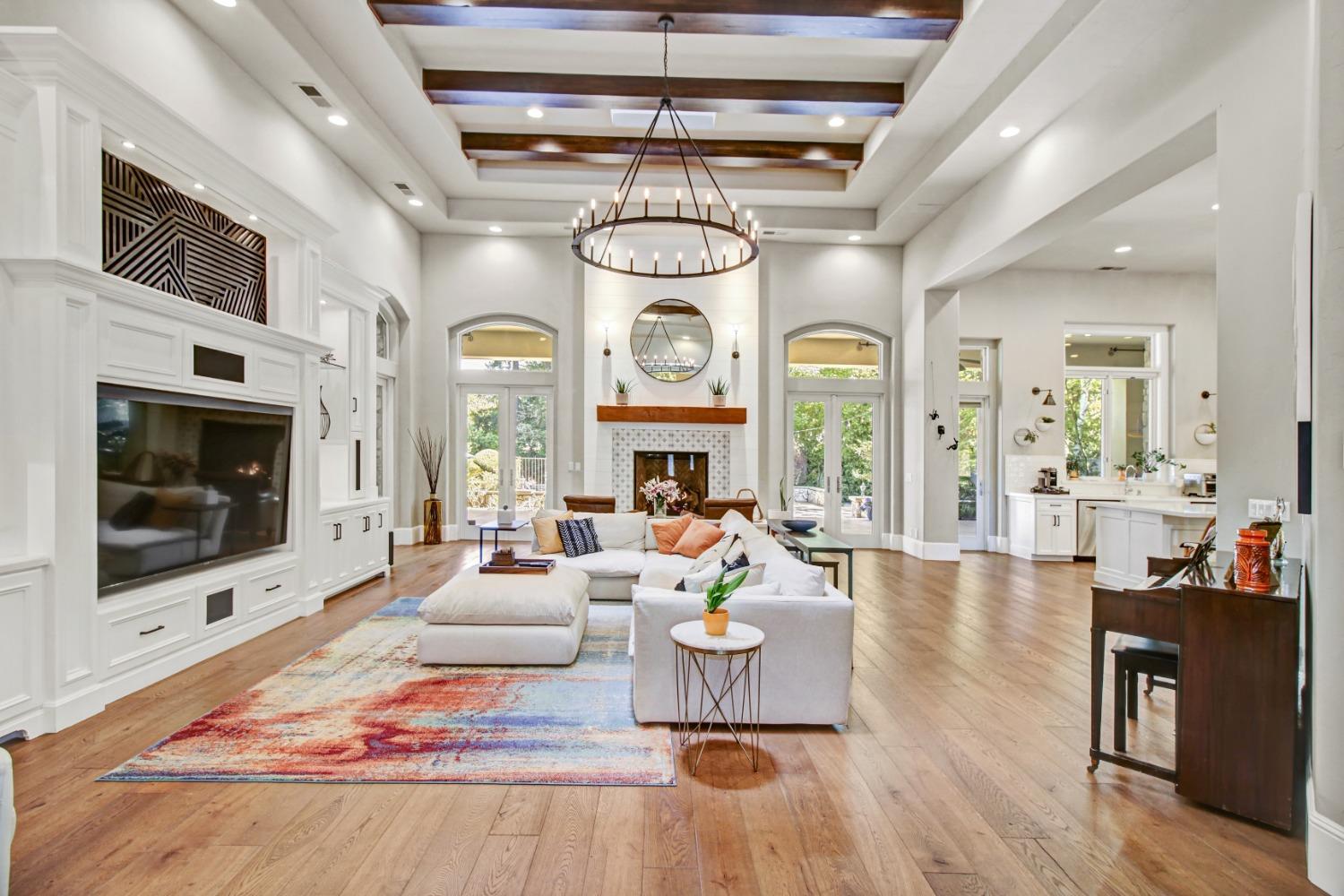 Detail Gallery Image 21 of 81 For 5011 Jardin Ln, Carmichael,  CA 95608 - 4 Beds | 4 Baths