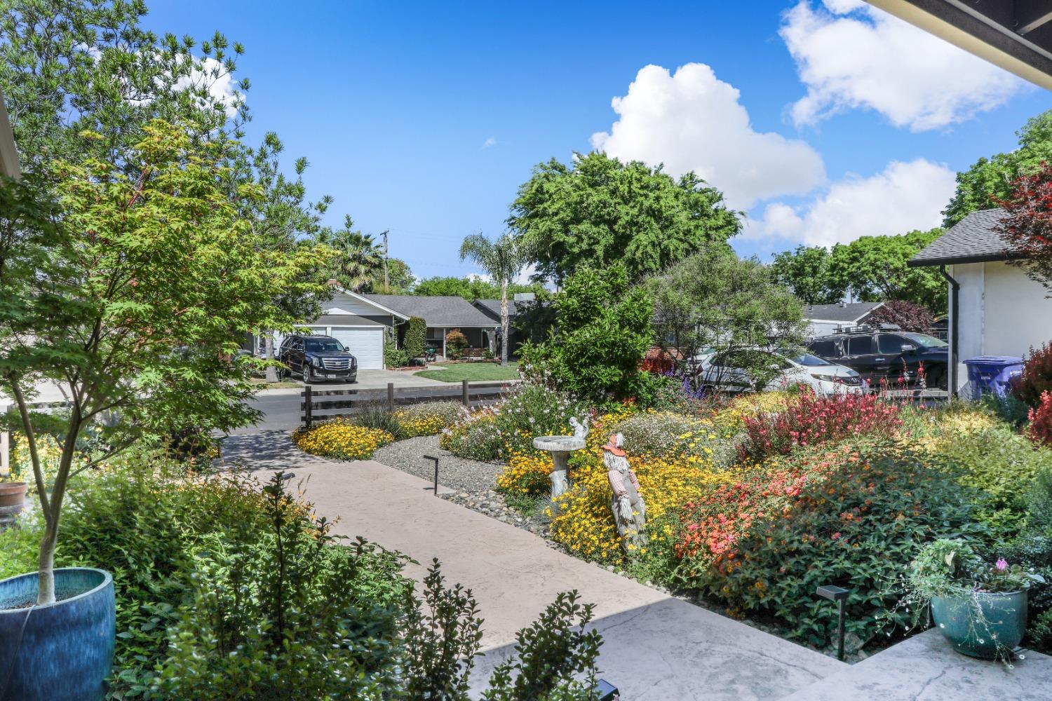 Detail Gallery Image 4 of 34 For 1304 Nelda Way, Modesto,  CA 95355 - 3 Beds | 2 Baths