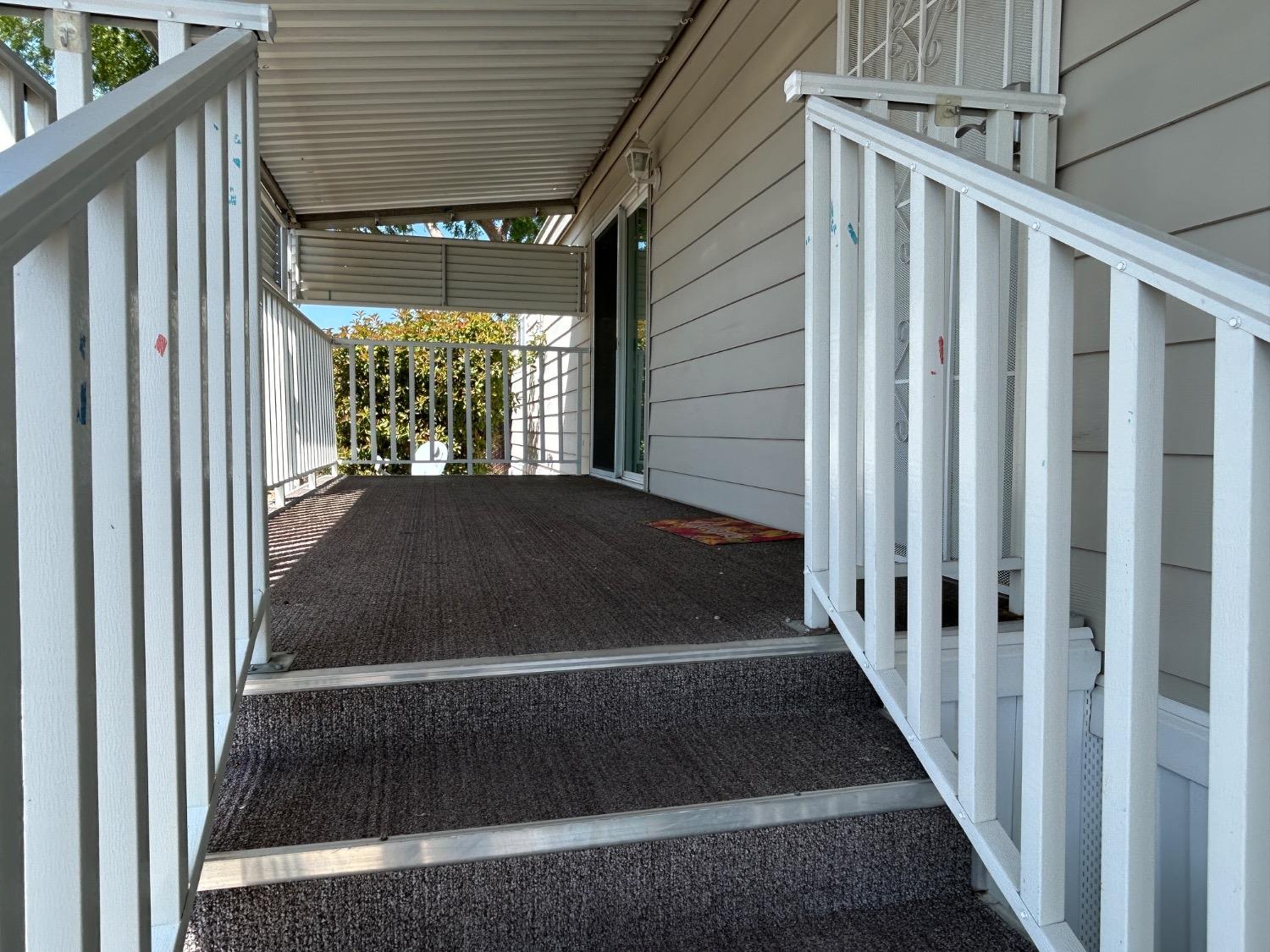 Detail Gallery Image 4 of 40 For 6616 Capital Dr 81, Sacramento,  CA 95828 - 2 Beds | 2 Baths