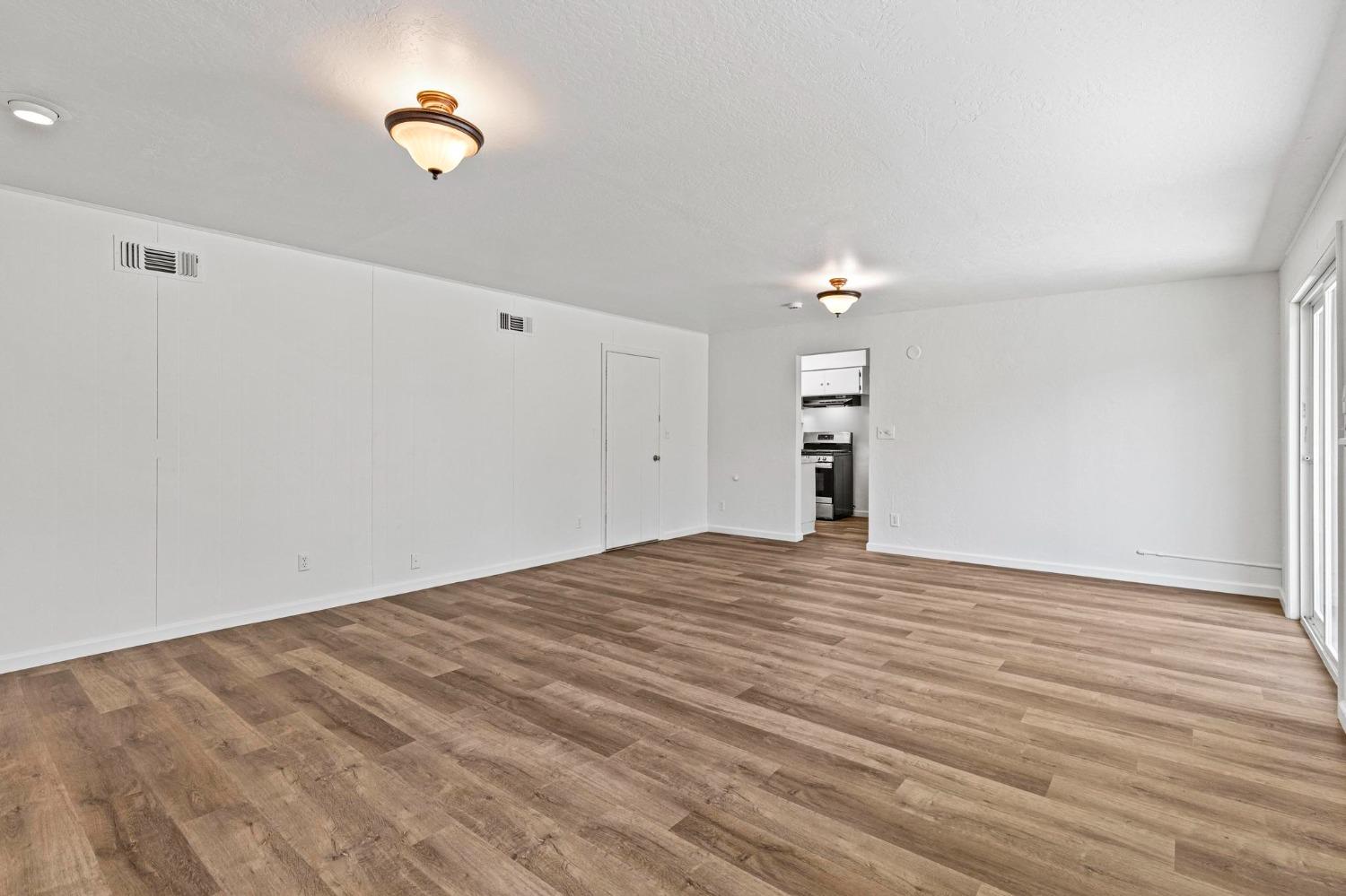 Detail Gallery Image 13 of 31 For 1340 Phillips Rd, Yuba City,  CA 95991 - 3 Beds | 2 Baths