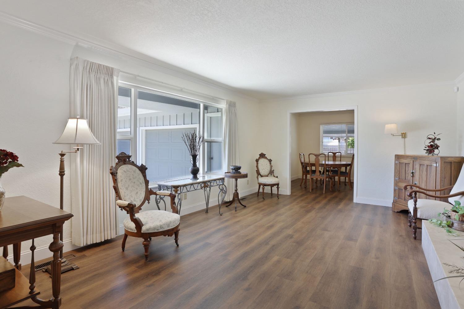 Detail Gallery Image 3 of 33 For 1616 Poplar St, Oakdale,  CA 95361 - 3 Beds | 2 Baths