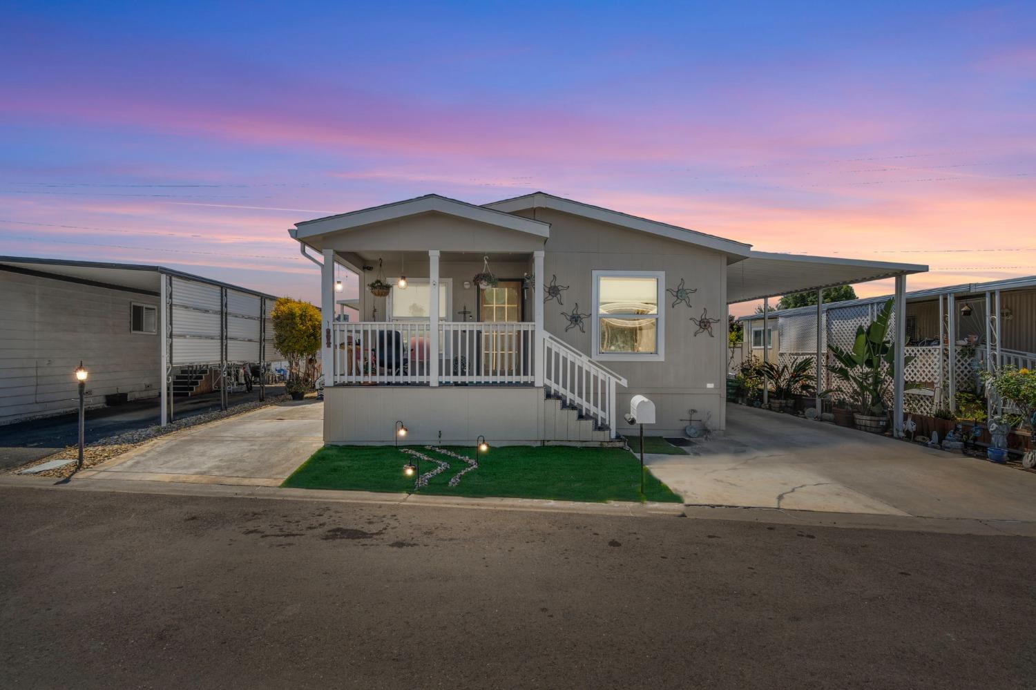 Detail Gallery Image 1 of 26 For 8600 West Lane 172, Stockton,  CA 95210 - 3 Beds | 2 Baths