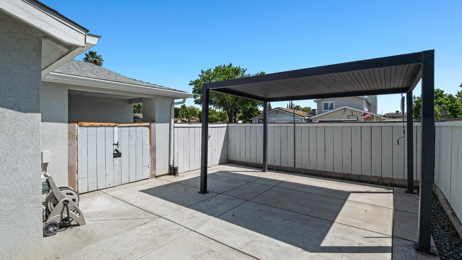 Detail Gallery Image 12 of 52 For 813 St Helena Pl, Modesto,  CA 95356 - 2 Beds | 2 Baths