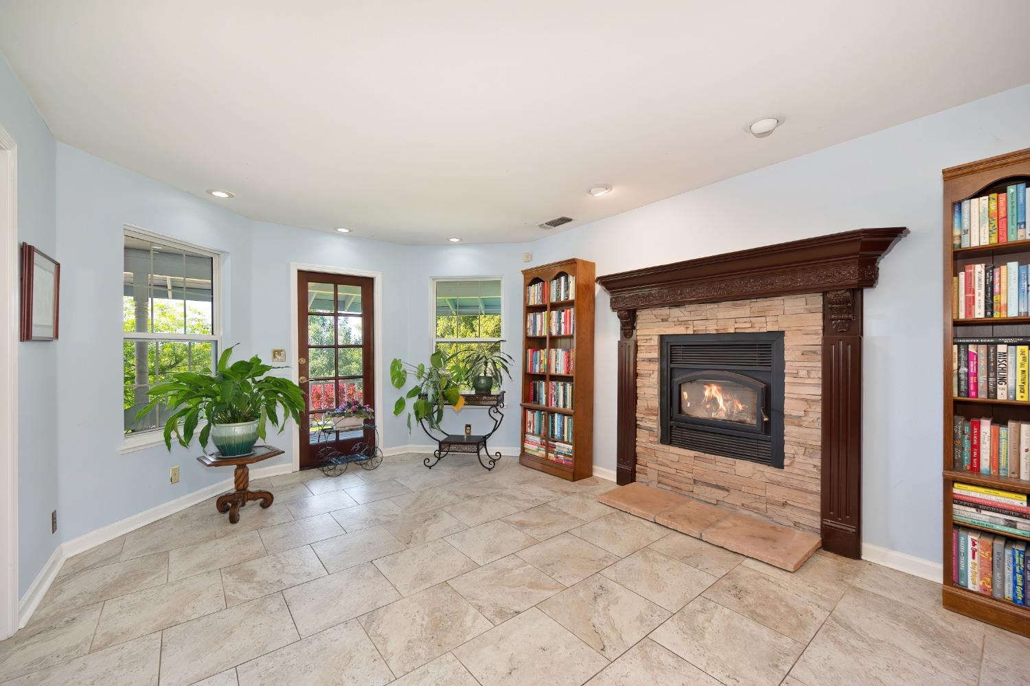 Detail Gallery Image 9 of 81 For 2601 Roundhill Cir, Placerville,  CA 95667 - 4 Beds | 3 Baths