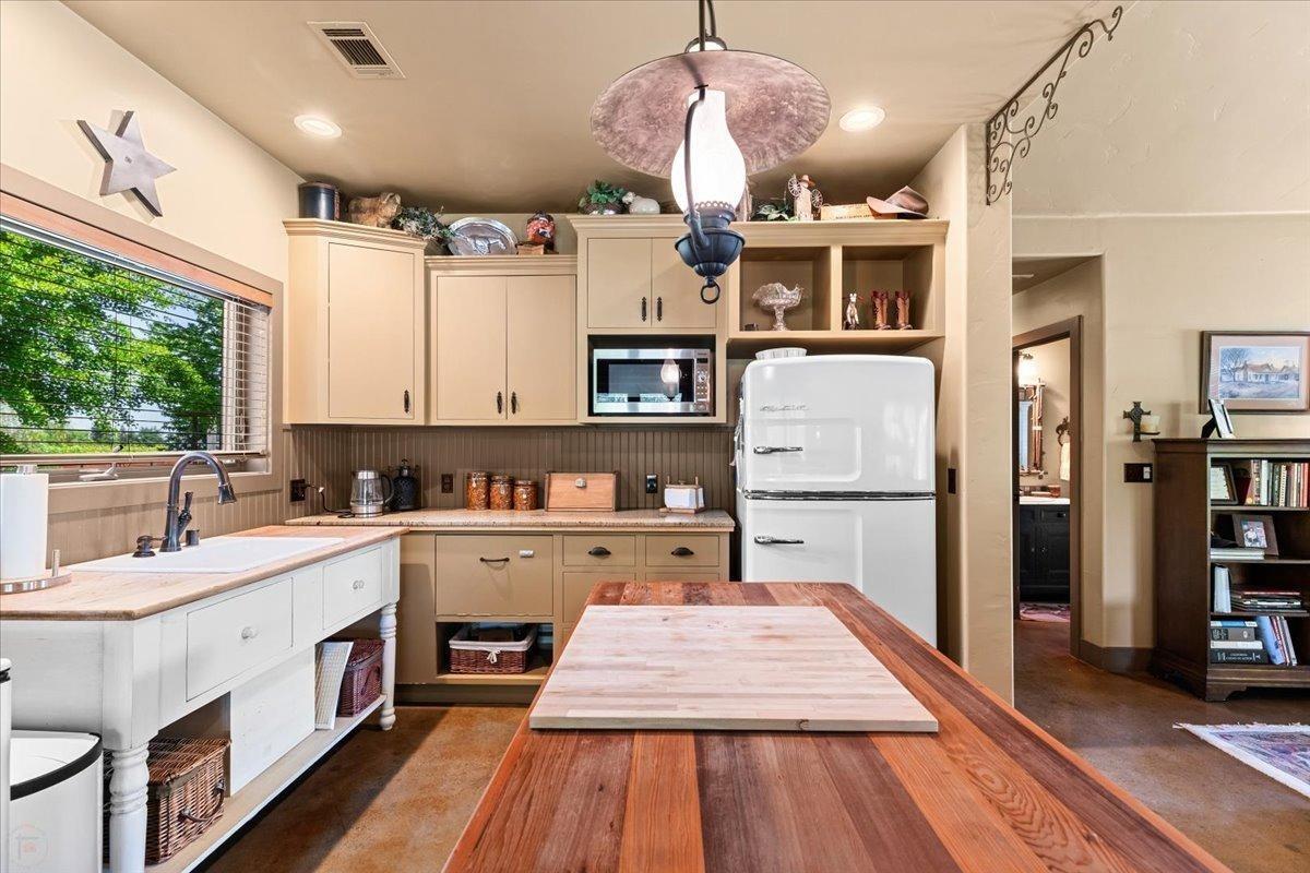 Detail Gallery Image 54 of 95 For 18879 Hidden Lakes Ln, Acampo,  CA 95220 - 3 Beds | 3/2 Baths