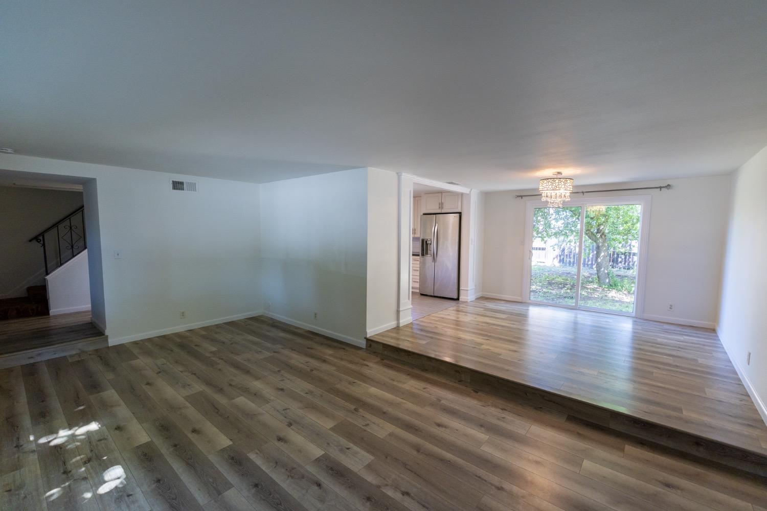 Detail Gallery Image 10 of 19 For 2200 El Cejo Cir, Rancho Cordova,  CA 95670 - 5 Beds | 2/1 Baths