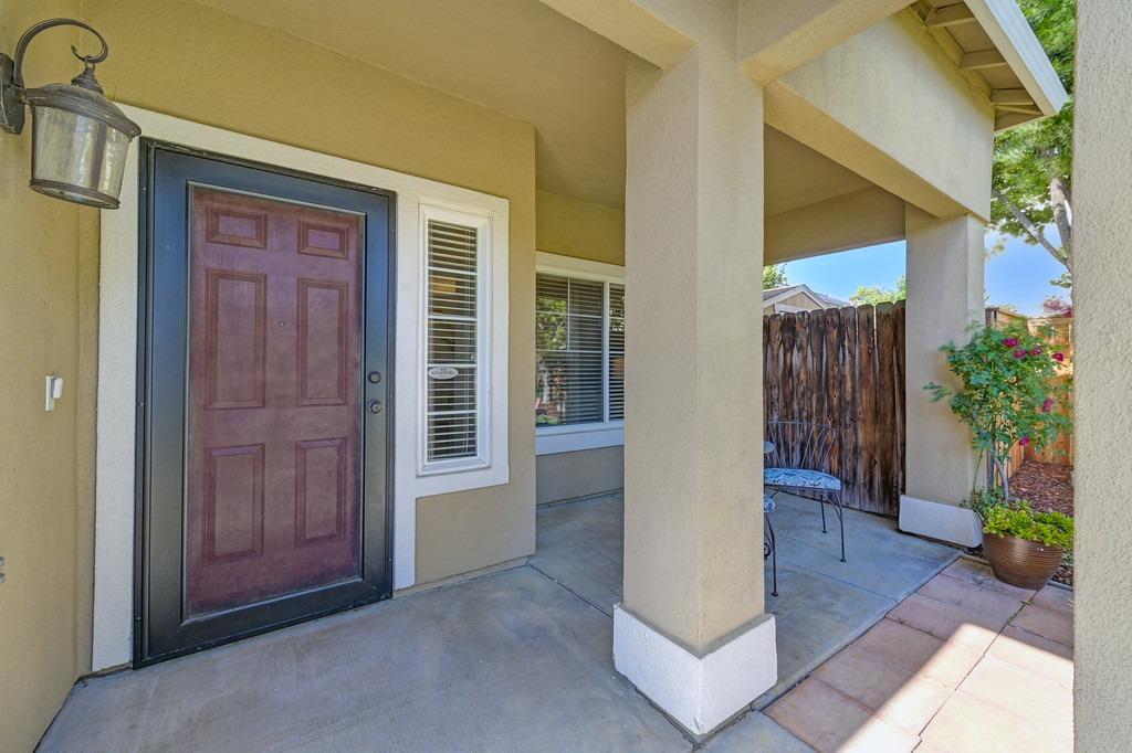 Detail Gallery Image 5 of 63 For 2725 Henri Ct, Davis,  CA 95618 - 5 Beds | 2/1 Baths