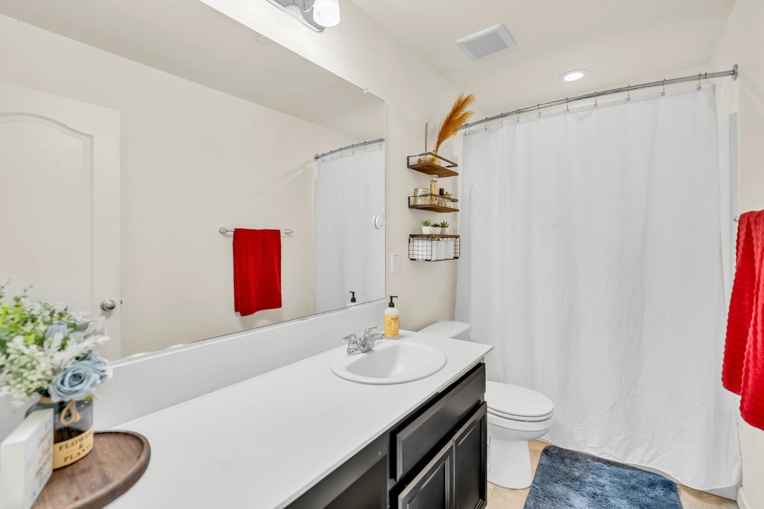 Detail Gallery Image 25 of 42 For 1096 Sierra Bluff St, Plumas Lake,  CA 95961 - 3 Beds | 2 Baths