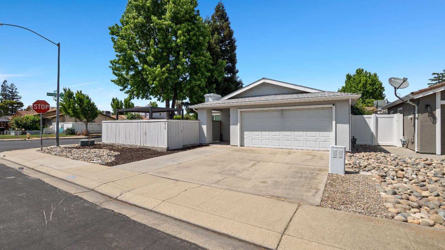 Detail Gallery Image 5 of 52 For 813 St Helena Pl, Modesto,  CA 95356 - 2 Beds | 2 Baths