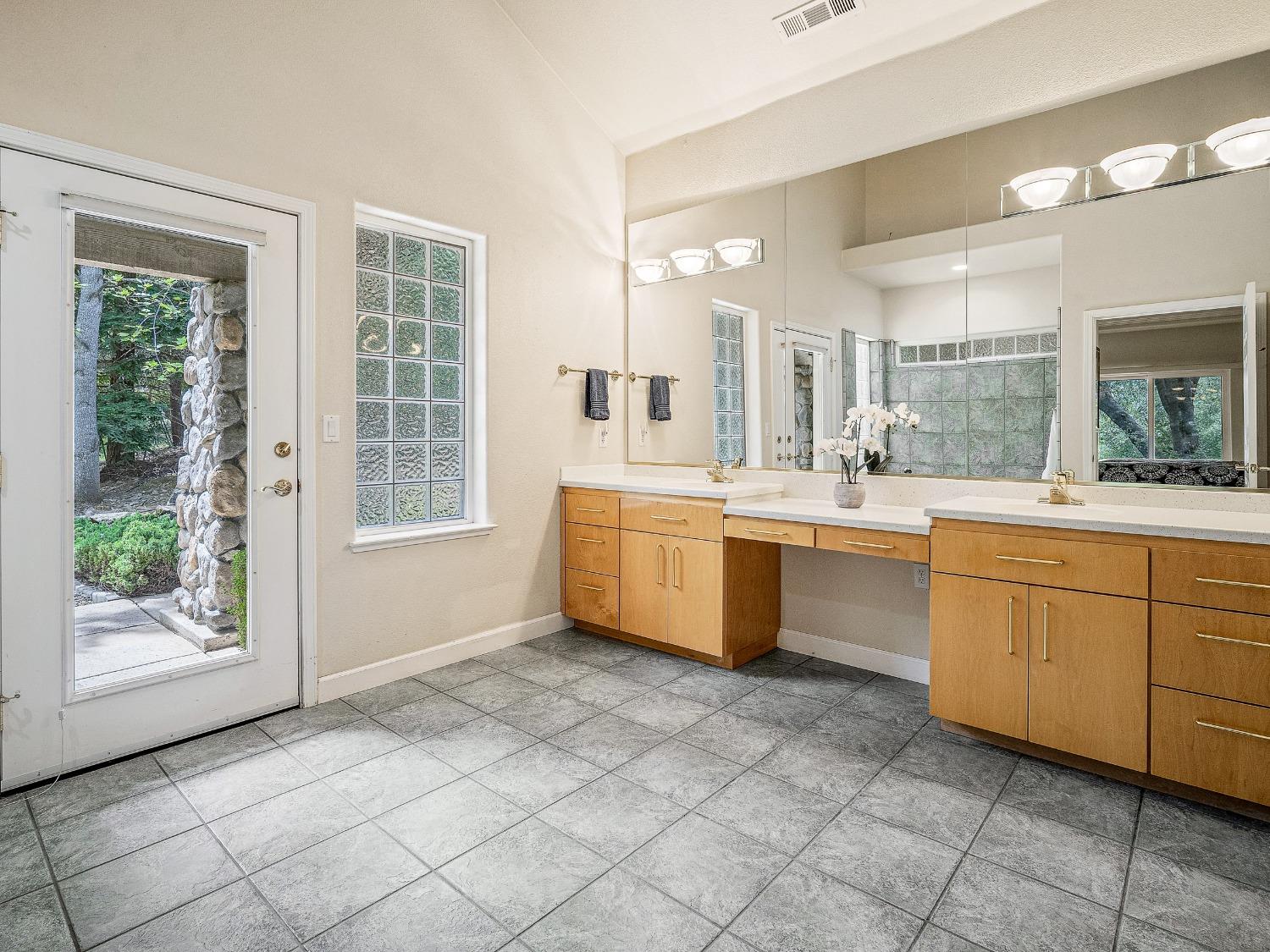 Butterfield Way, Placerville, California image 16