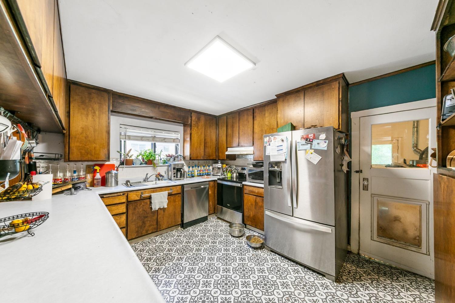 Detail Gallery Image 14 of 58 For 26 Oak Ave, Woodland,  CA 95695 - 4 Beds | 4 Baths