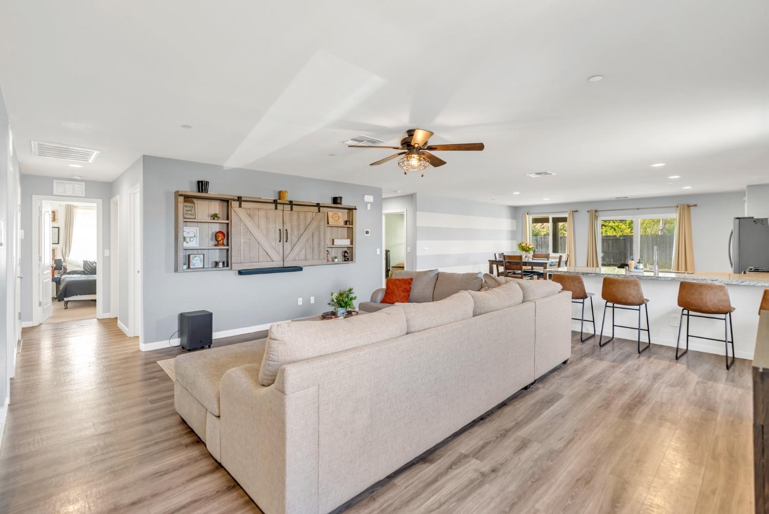 Detail Gallery Image 6 of 42 For 1096 Sierra Bluff St, Plumas Lake,  CA 95961 - 3 Beds | 2 Baths