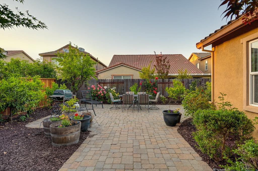 Detail Gallery Image 35 of 44 For 2425 Rockrose Cir, Roseville,  CA 95747 - 4 Beds | 3 Baths