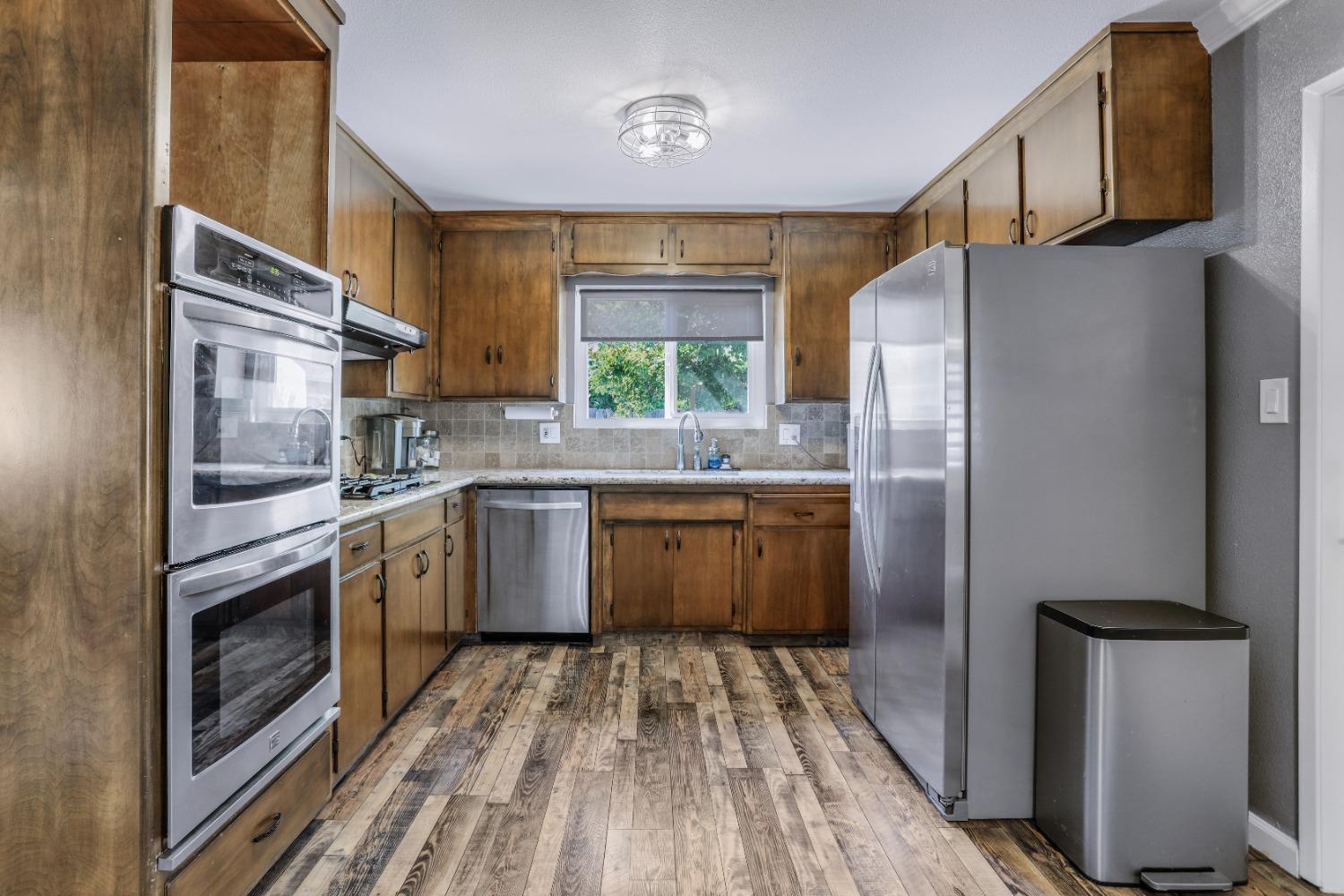 Detail Gallery Image 9 of 34 For 1304 Nelda Way, Modesto,  CA 95355 - 3 Beds | 2 Baths