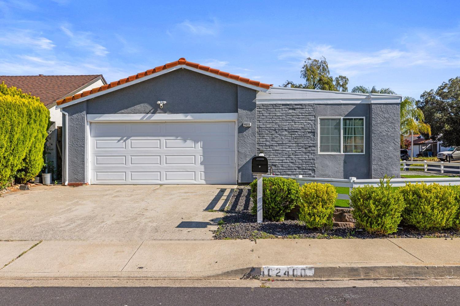 Redwood Drive, Antioch, California image 2