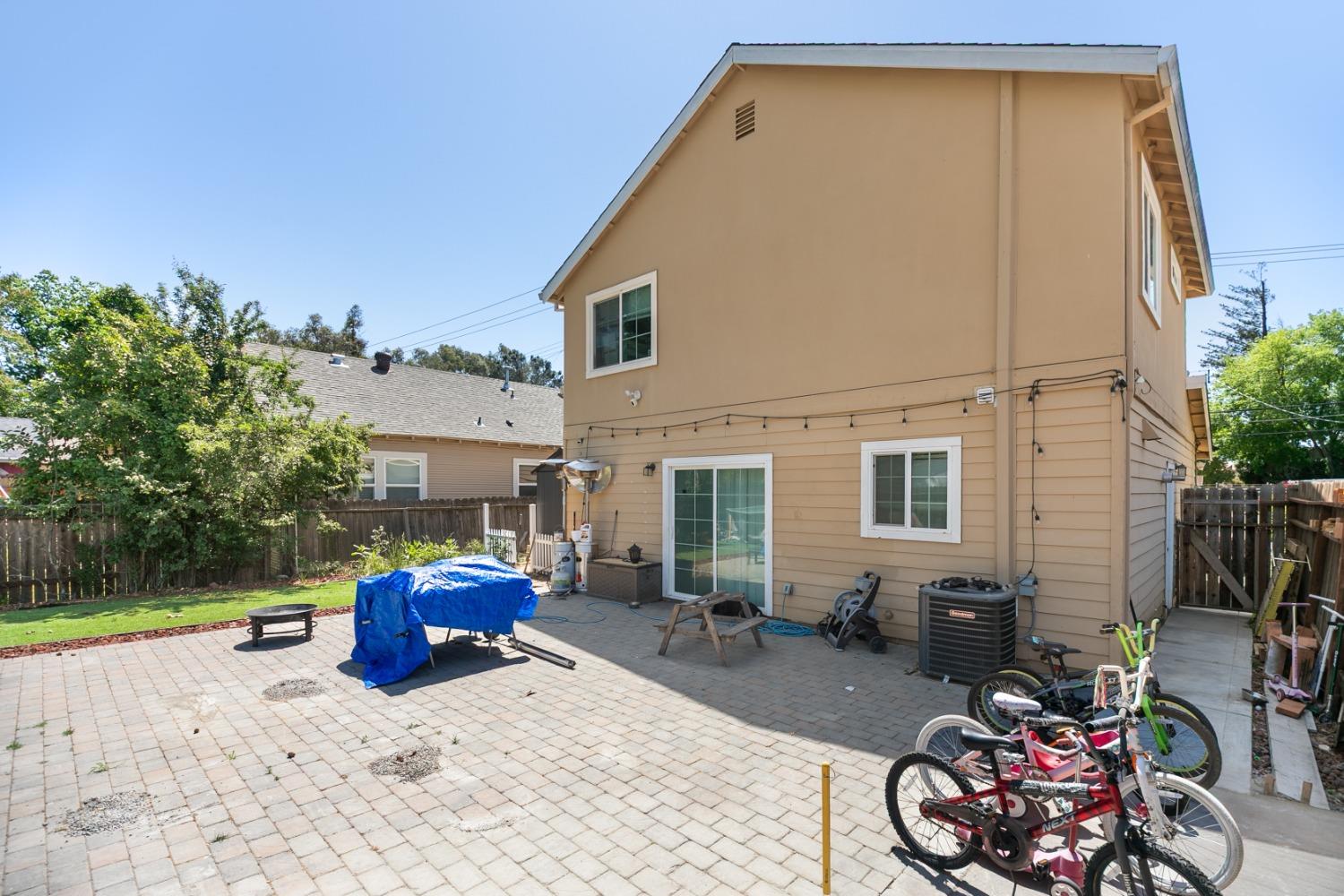 Detail Gallery Image 27 of 30 For 3879 8th Ave, Sacramento,  CA 95817 - 3 Beds | 2/1 Baths