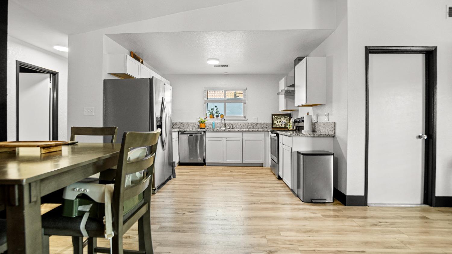 Detail Gallery Image 28 of 52 For 813 St Helena Pl, Modesto,  CA 95356 - 2 Beds | 2 Baths