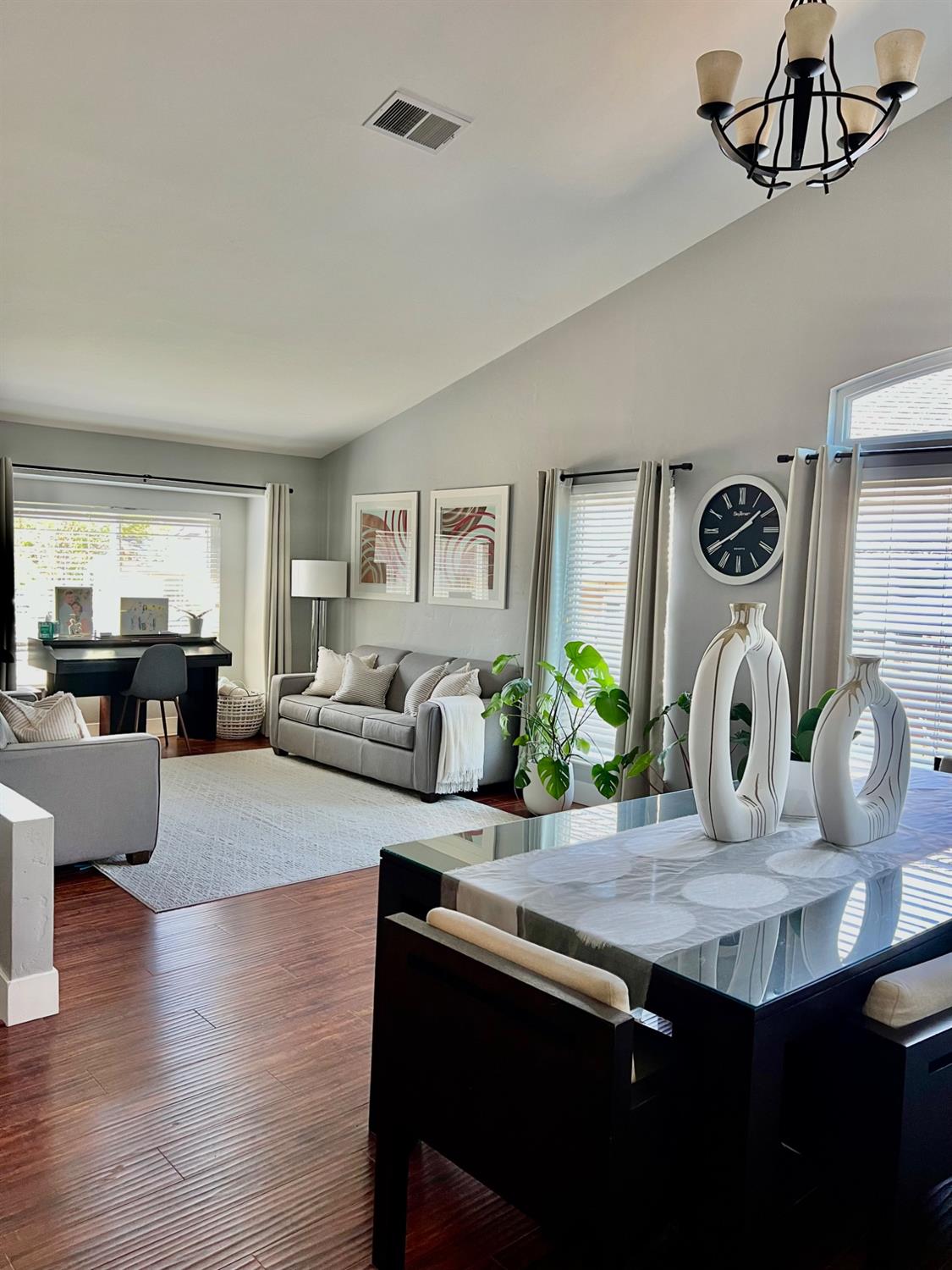 Detail Gallery Image 10 of 49 For 4125 Perry Creek Ct, Antelope,  CA 95843 - 4 Beds | 3 Baths
