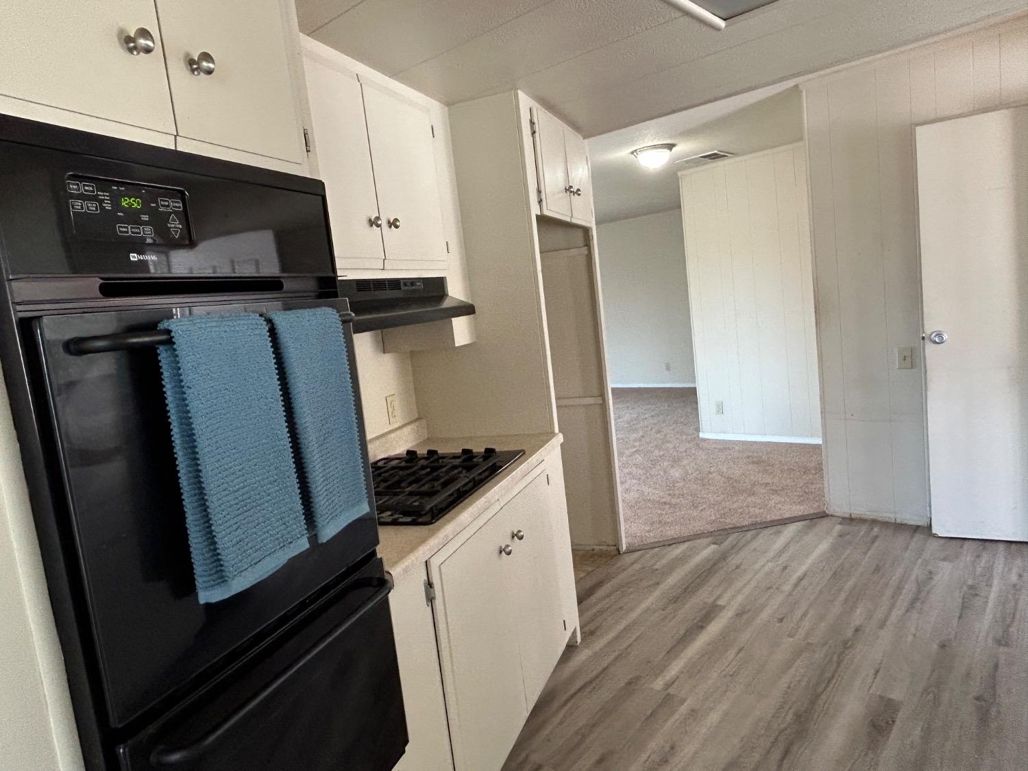 Detail Gallery Image 8 of 40 For 6616 Capital Dr 81, Sacramento,  CA 95828 - 2 Beds | 2 Baths