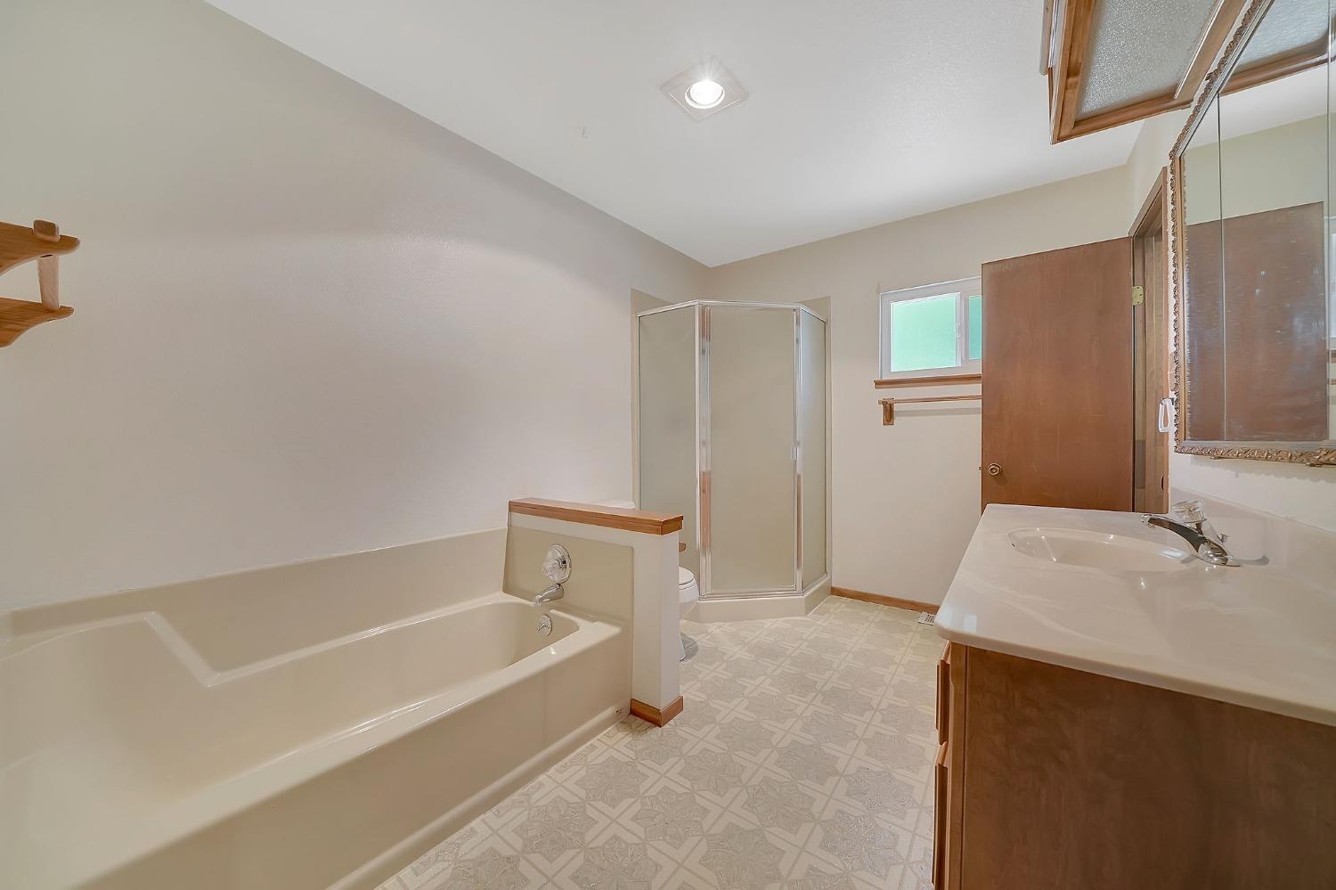 Detail Gallery Image 26 of 77 For 16735 Fiddletown Rd, Fiddletown,  CA 95629 - 3 Beds | 2 Baths