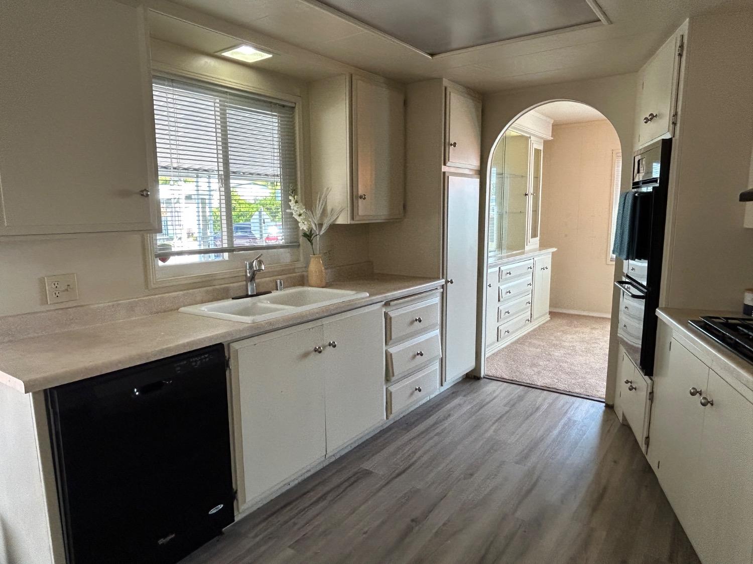 Detail Gallery Image 6 of 40 For 6616 Capital Dr 81, Sacramento,  CA 95828 - 2 Beds | 2 Baths