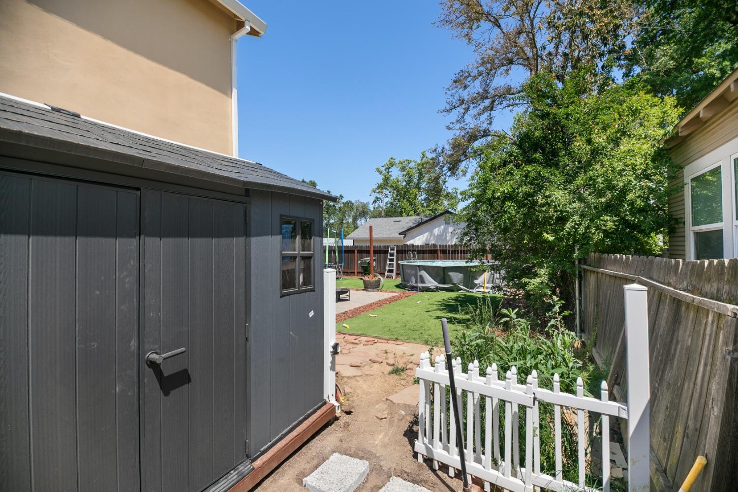 Detail Gallery Image 28 of 30 For 3879 8th Ave, Sacramento,  CA 95817 - 3 Beds | 2/1 Baths