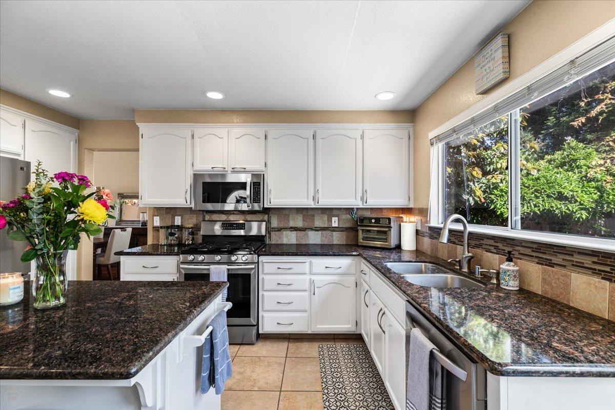 Detail Gallery Image 18 of 59 For 1741 Patton Dr, Modesto,  CA 95356 - 4 Beds | 2/1 Baths