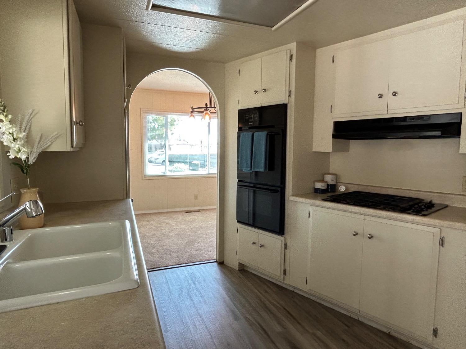 Detail Gallery Image 7 of 40 For 6616 Capital Dr 81, Sacramento,  CA 95828 - 2 Beds | 2 Baths
